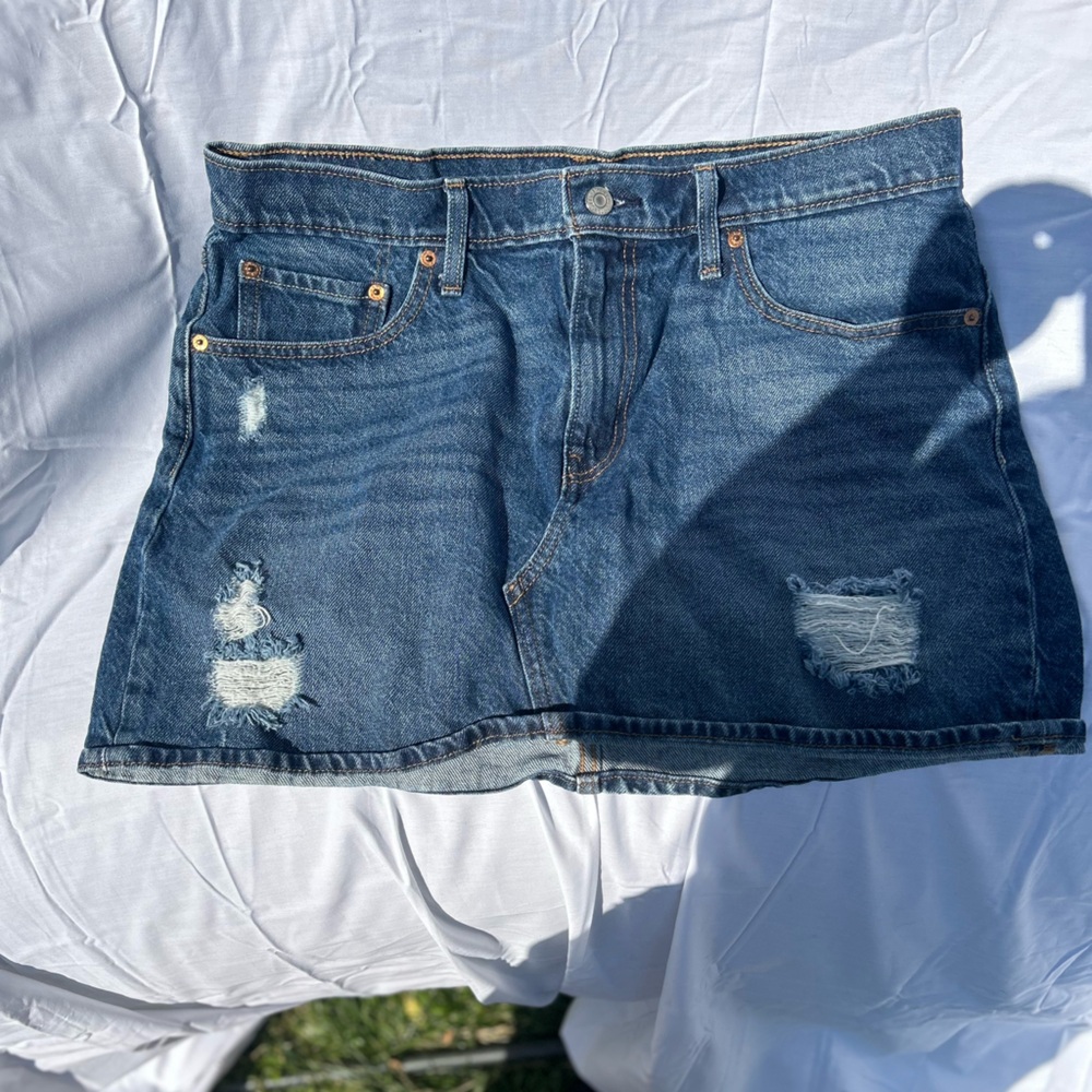 Levi’s skirt